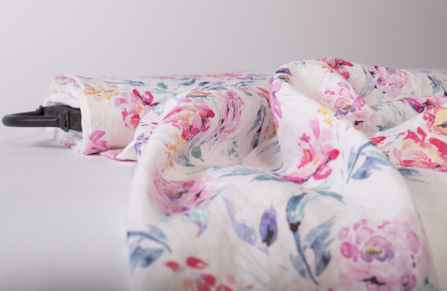 Roses Bouquet Linen Fabric
