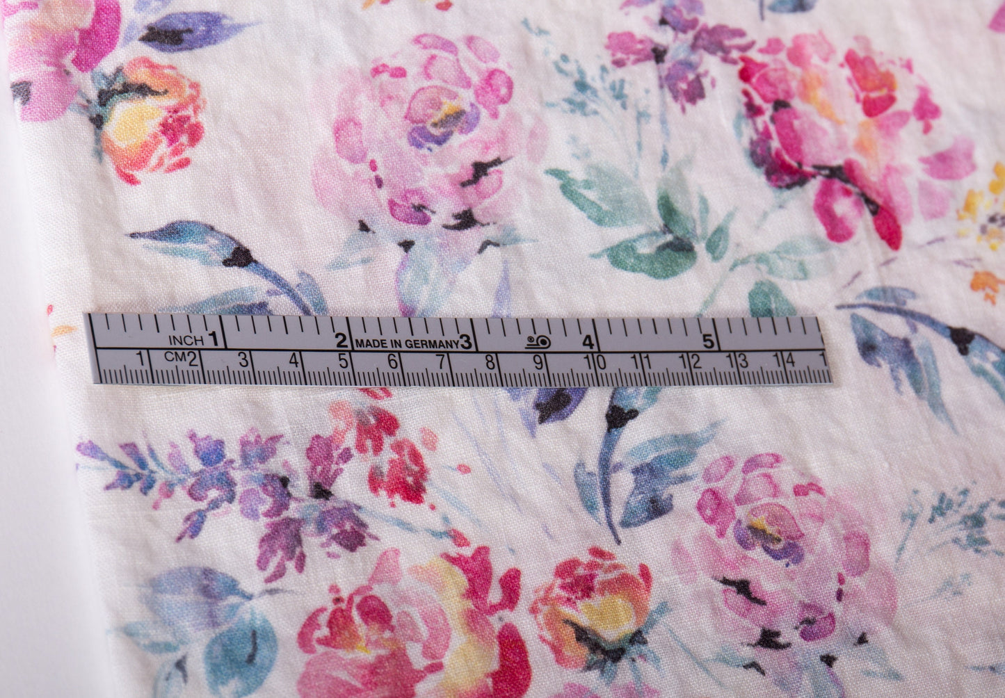 Roses Bouquet Linen Fabric