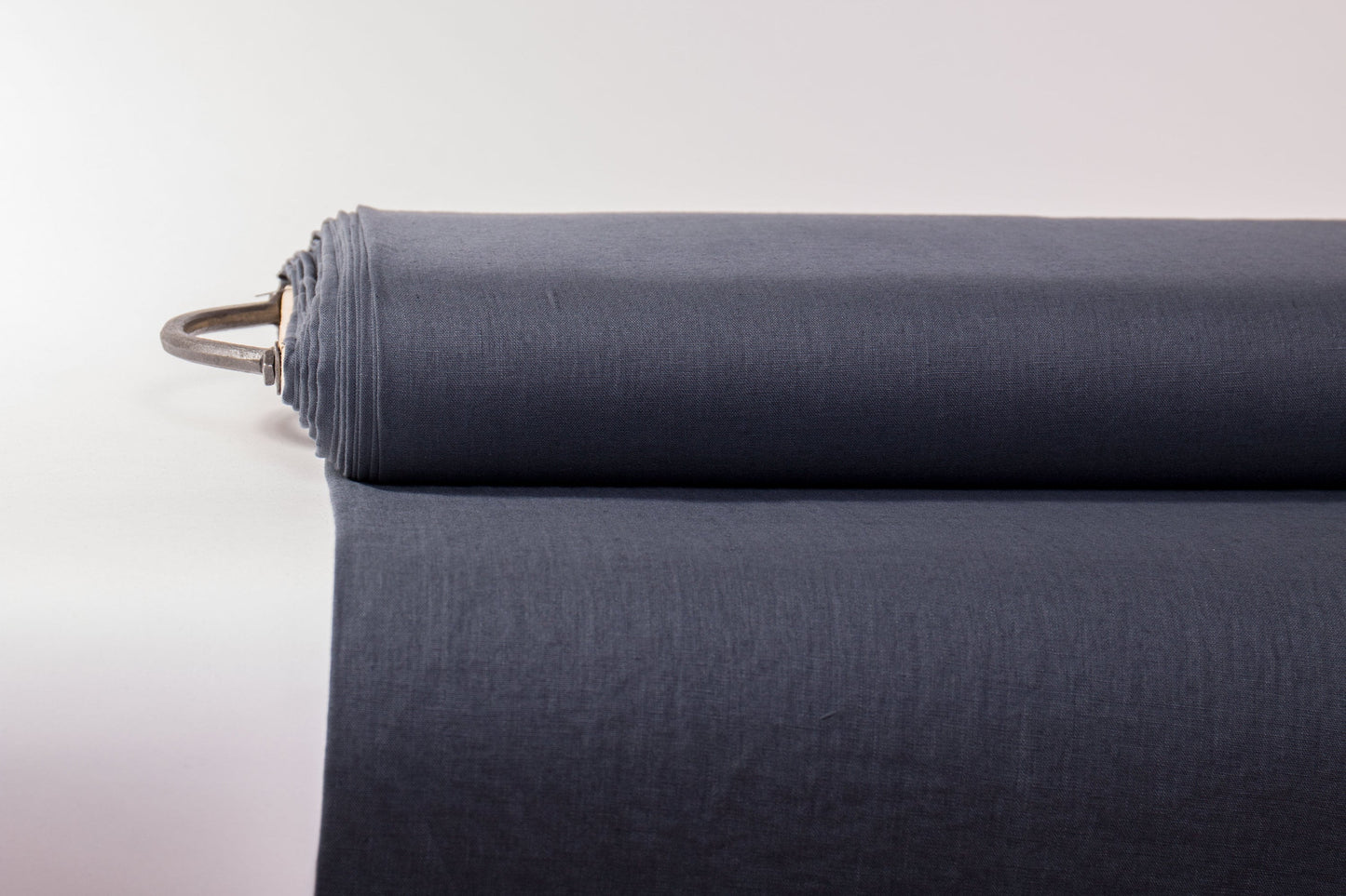 100% Lightweight Softened Linen | Dark Gray Graphite (135g/m²)