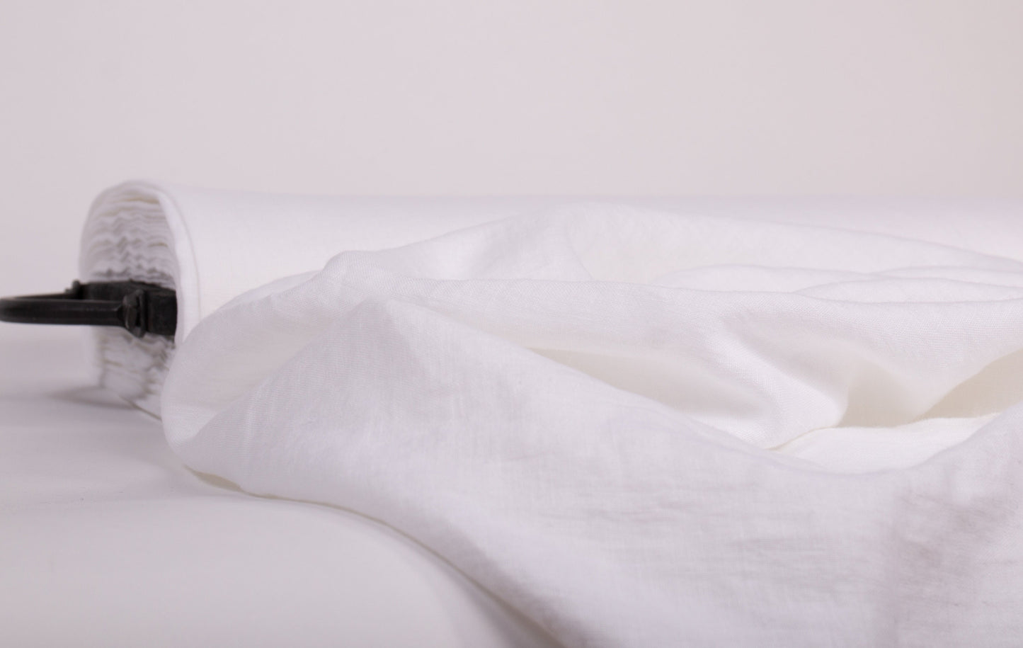 Mediumweight Stark White Linen Fabric (200 gsm)