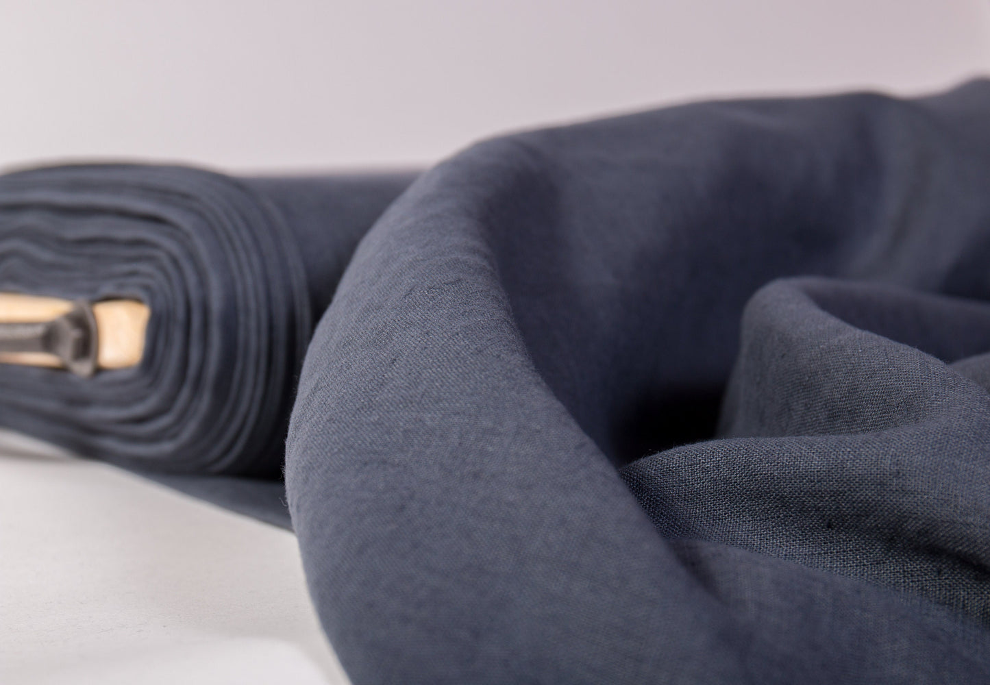 100% Lightweight Softened Linen | Dark Gray Graphite (135g/m²)